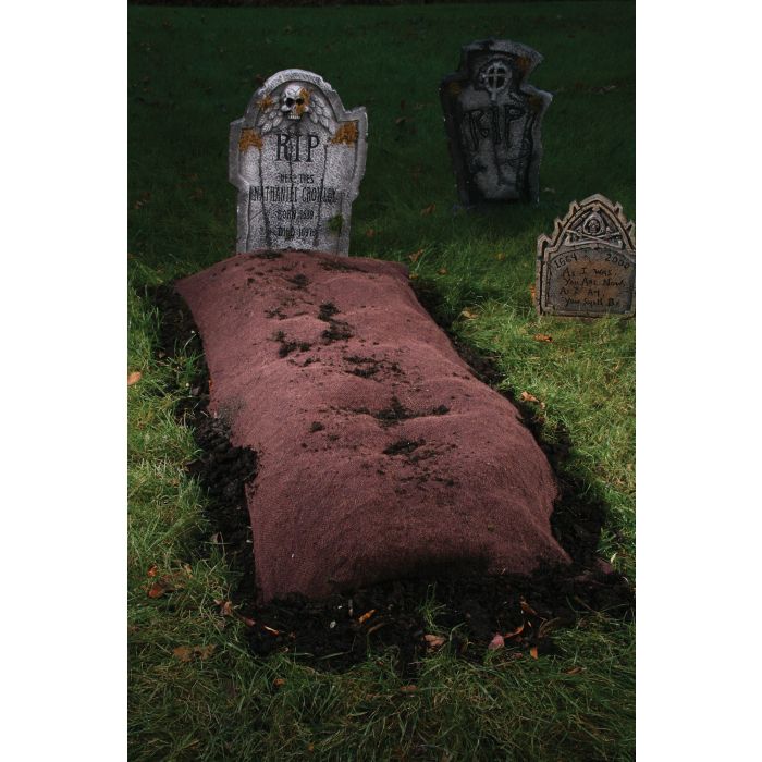 Grave Mound with Stakes Prop